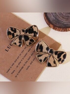 💎 NEW 💎 Leopard Print Bow Earrings 💎